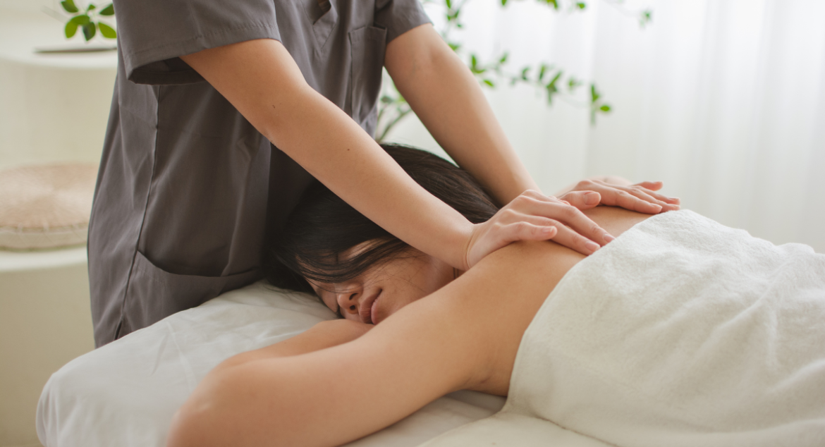 Discussing-How-a-Business-Trip-Massage-Relieves-Muscle-Tension